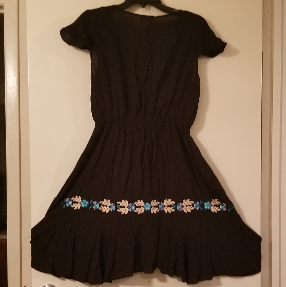 💖2xHP💖 Embroidered Dress Flutter Sleeves - Picture 2 of 7